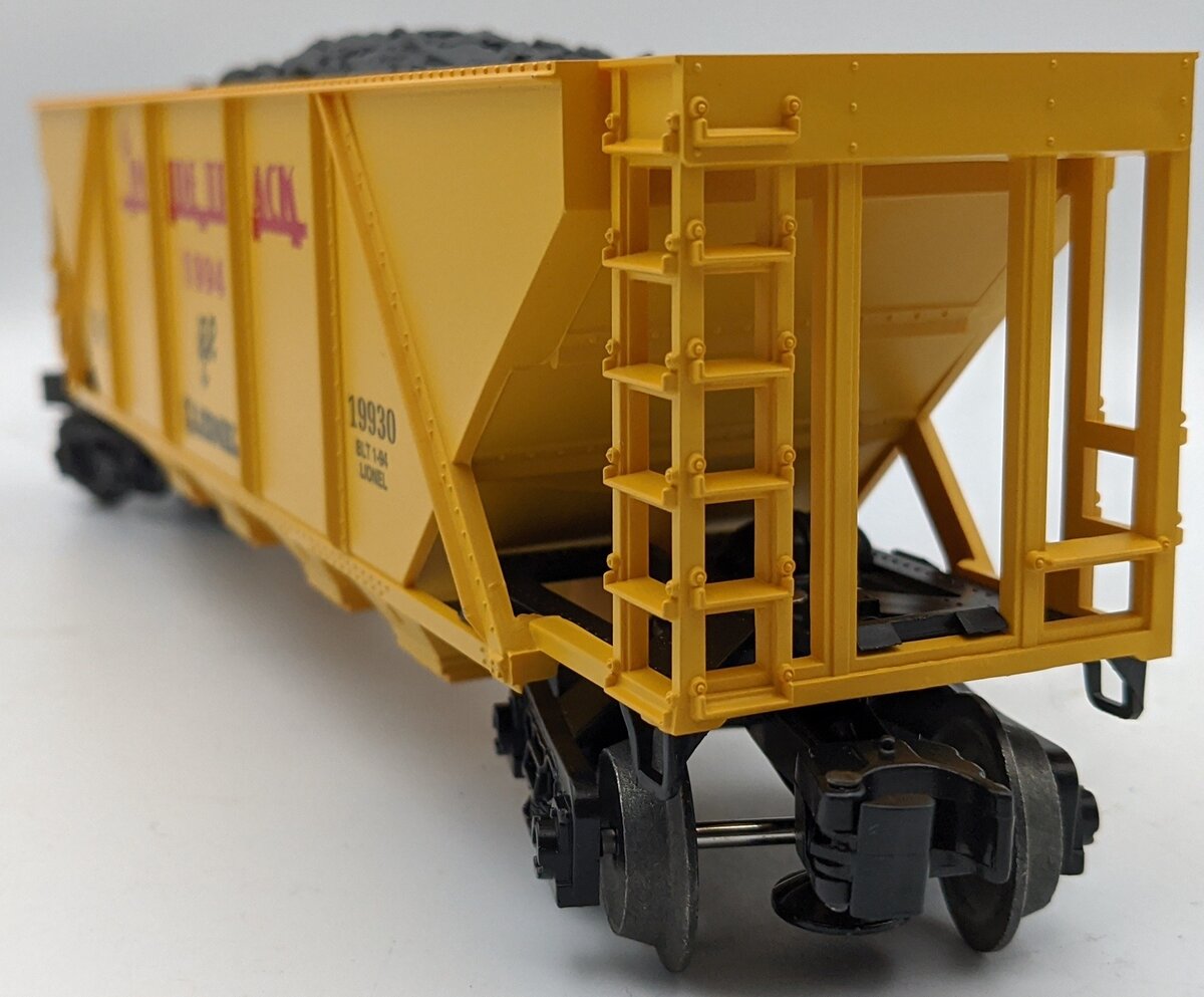 Lionel 6-19930 O Gauge Lionel Railroader Club 4-Bay Hopper with Load #19930 LN/Box