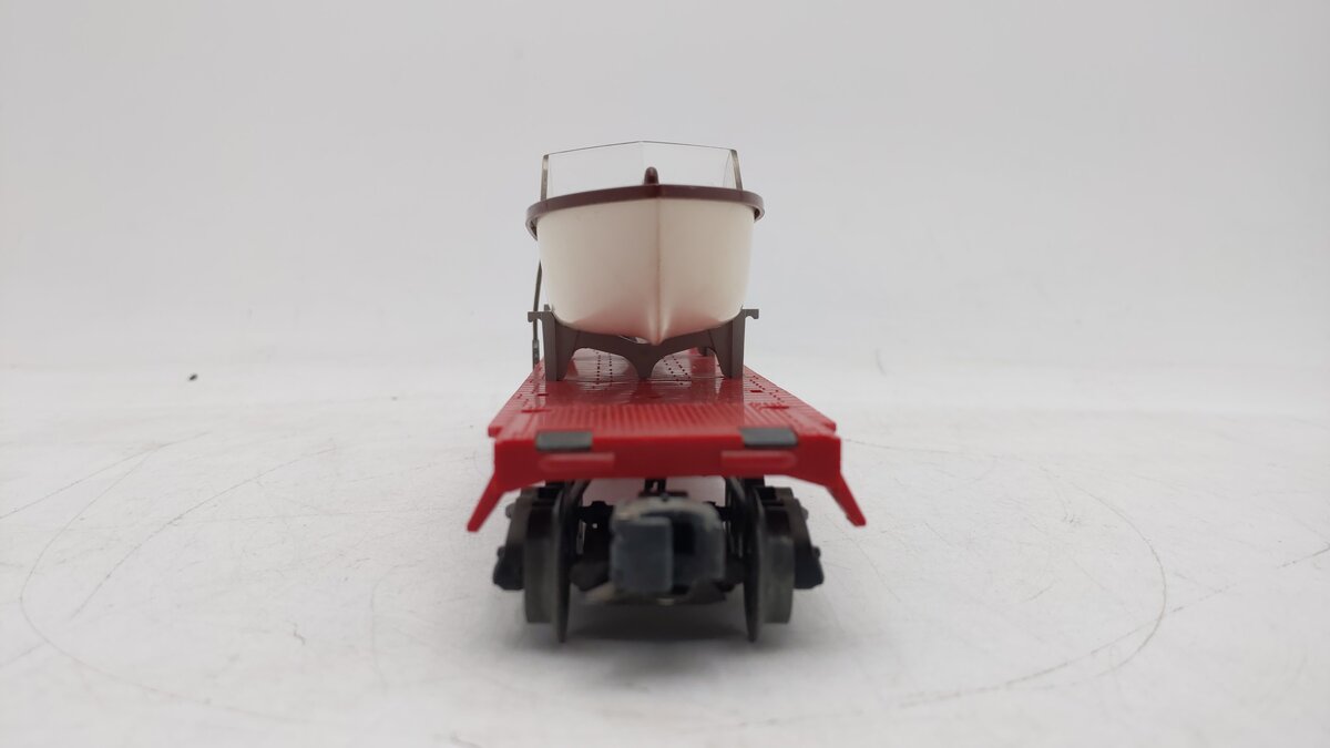 Lionel 6801 Vintage O Lionel Flatcar with Brown & White Boat EX