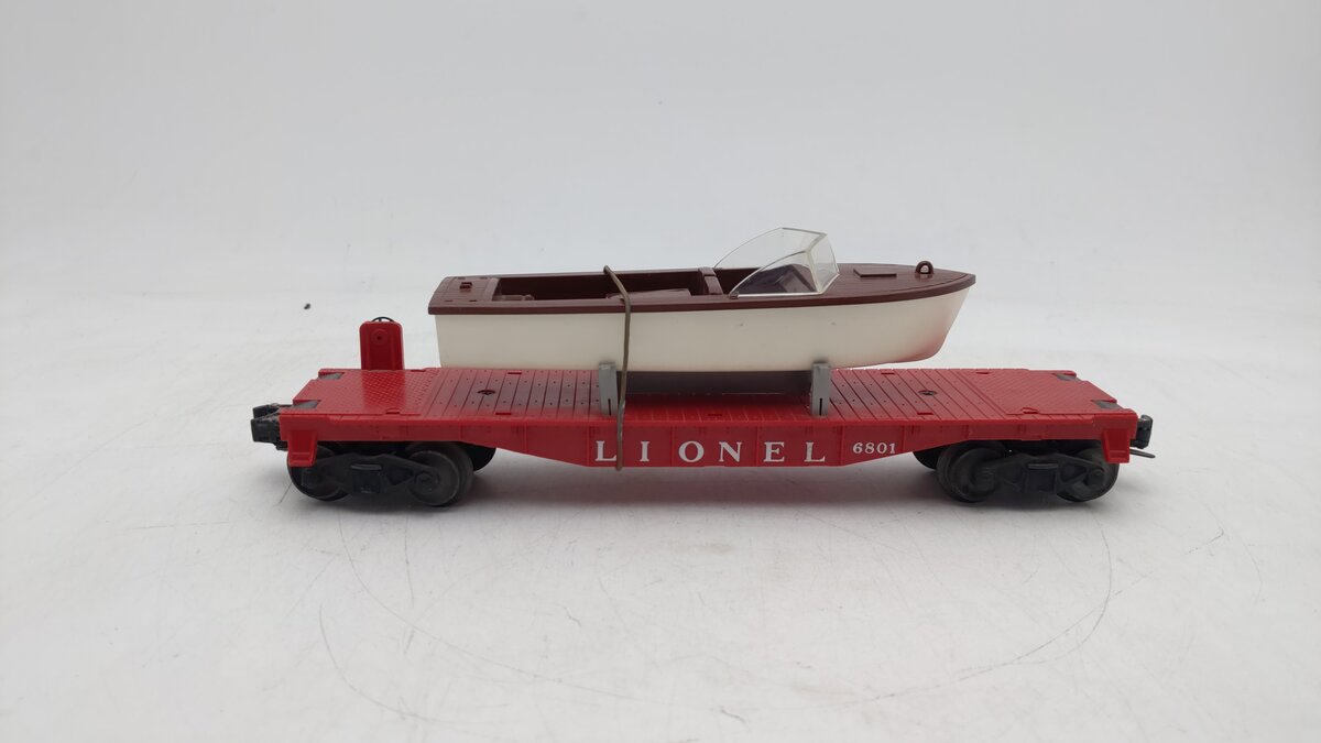 Lionel 6801 Vintage O Lionel Flatcar with Brown & White Boat EX