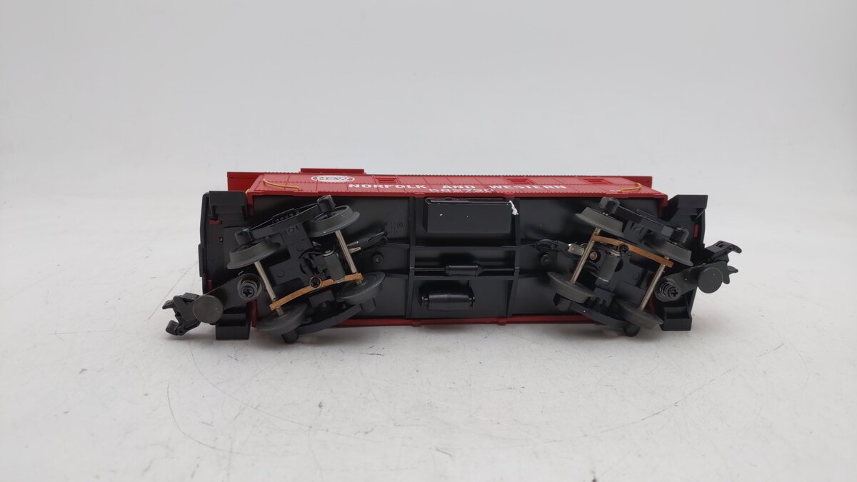 MTH 20-91027 O Gauge Norfolk & Western Steel Caboose #562720 EX/Box