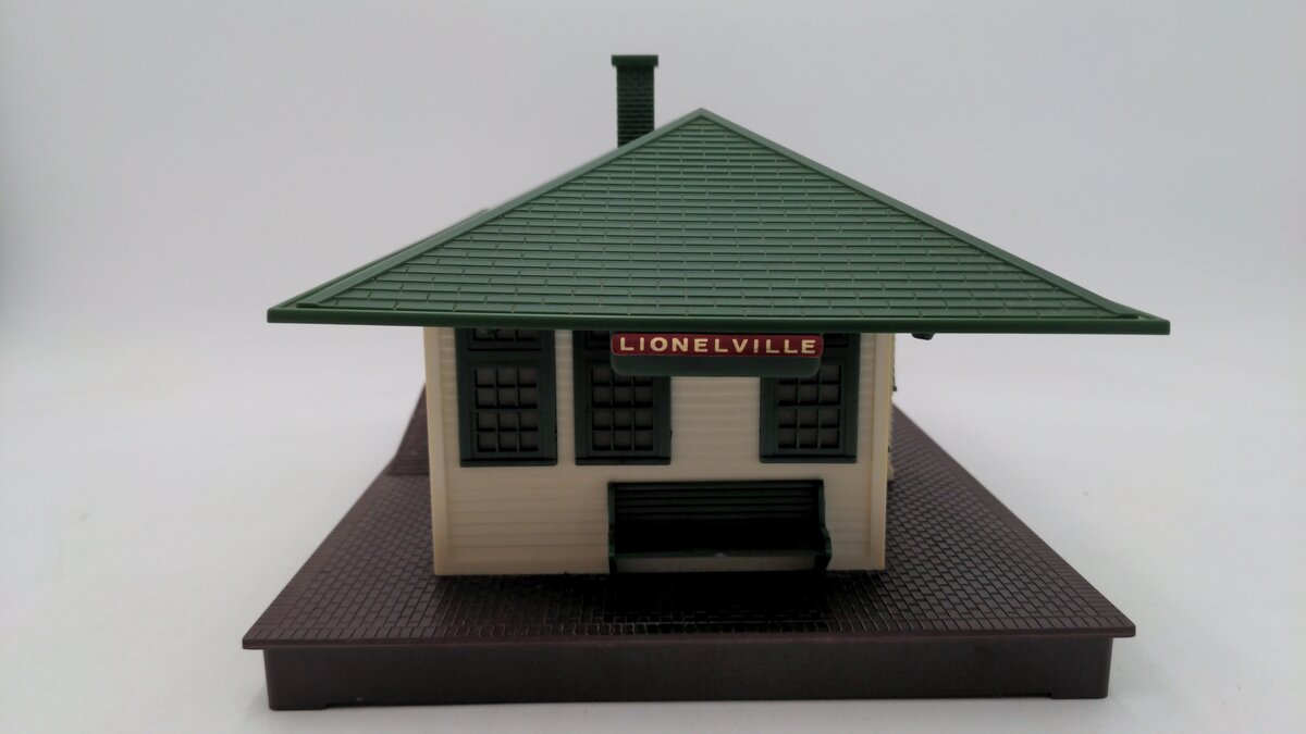 Lionel 6-2133 O Scale Illuminated Freight Station Assembled EX/Box