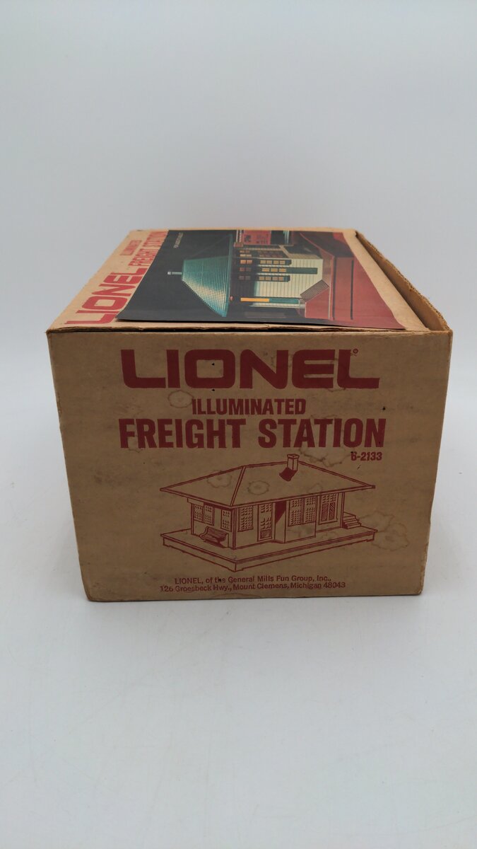 Lionel 6-2133 O Scale Illuminated Freight Station Assembled EX/Box