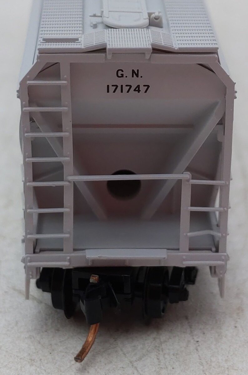 Micro-Trains 09400160 N Great Northern 3-Bay ACF Covered Hopper #171747