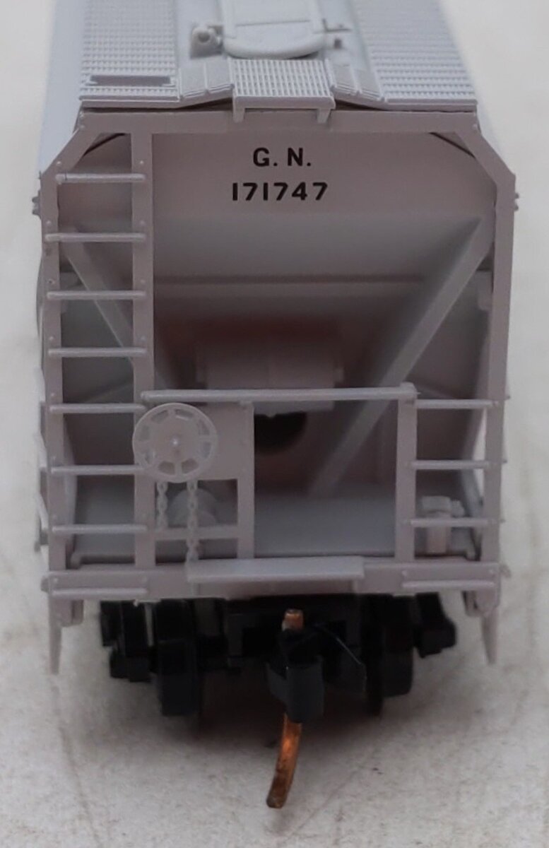 Micro-Trains 09400160 N Great Northern 3-Bay ACF Covered Hopper #171747