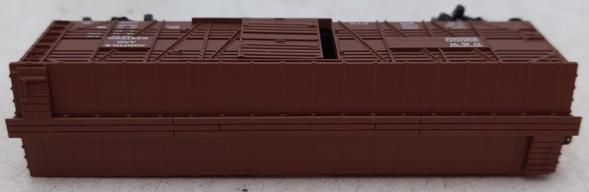 Micro-Trains 03500150 N Norfolk & Western 40' Despatch Stock Car #33000/Box