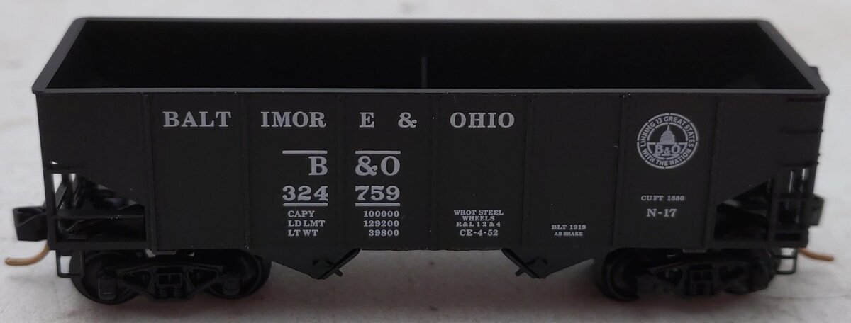 Micro-Trains 05600310 N Baltimore & Ohio 33' Twin Bay Rib Side Hopper #324759 EX/Box
