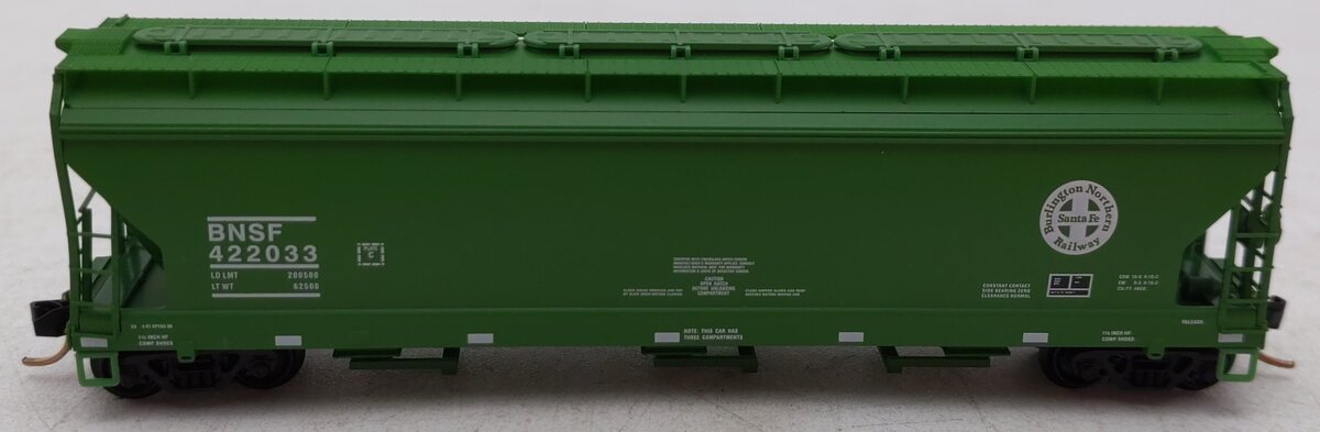 Micro-Trains 09400110 N Scale BNSF 3-Bay Centerflow Covered Hopper #422033