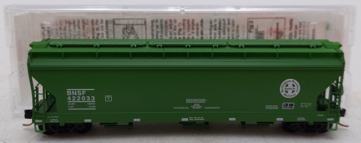 Micro-Trains 09400110 N Scale BNSF 3-Bay Centerflow Covered Hopper #422033