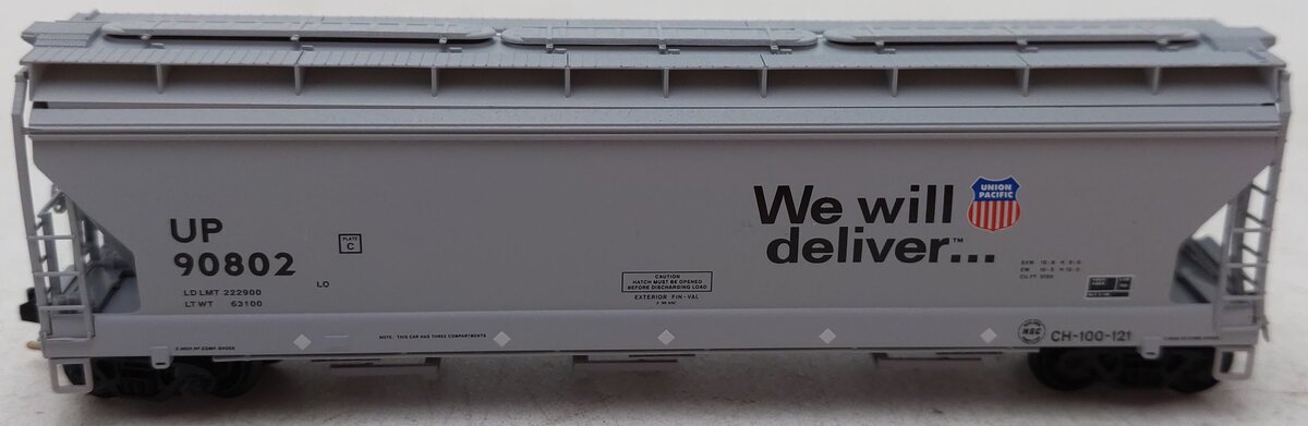 Micro-Trains 09400120 N Union Pacific 3-Bay Center Flow Covered Hopper #90802 VG/Box