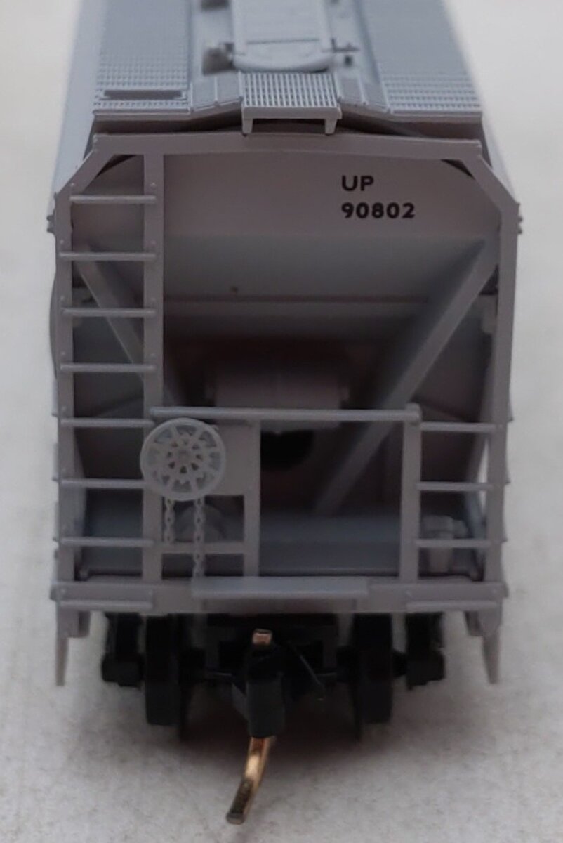 Micro-Trains 09400120 N Union Pacific 3-Bay Center Flow Covered Hopper #90802 VG/Box