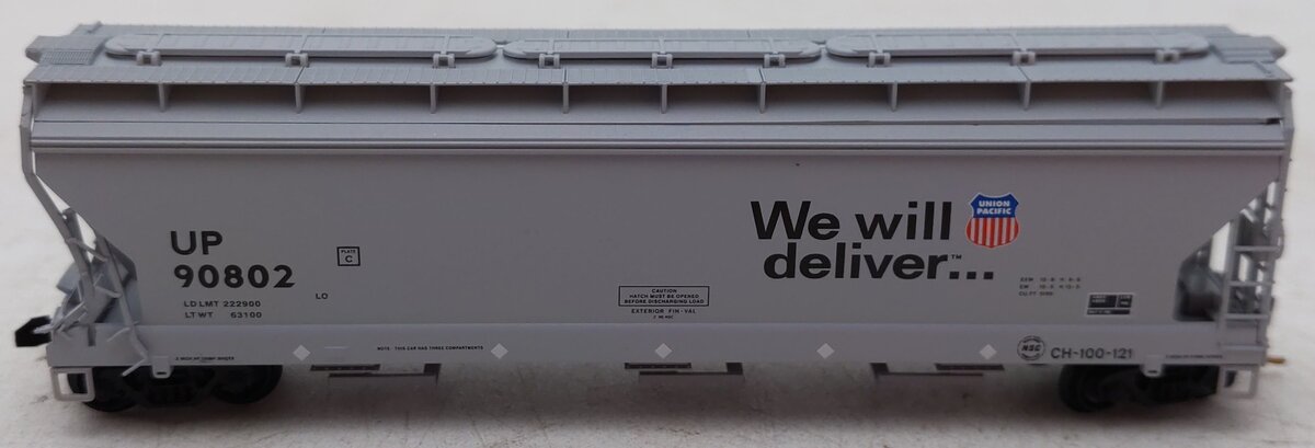 Micro-Trains 09400120 N Union Pacific 3-Bay Center Flow Covered Hopper #90802 VG/Box