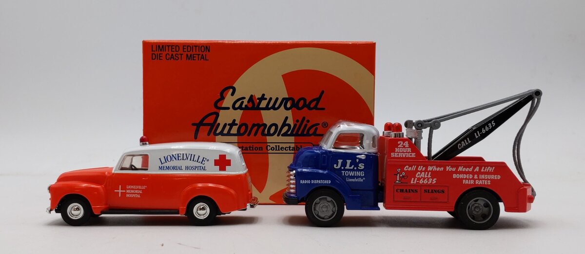 Lionel 426000 1:48 ERTL Lionelville Chevrolet Tow Truck & Ambulance NIB