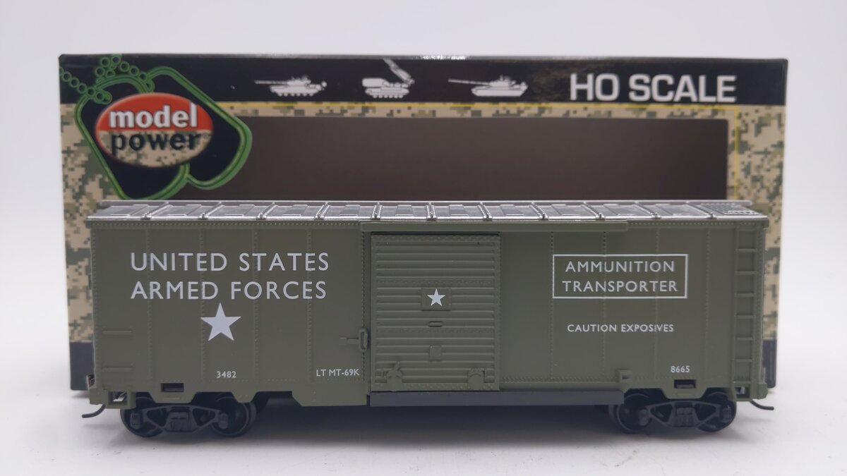 Model Power HO Scale 98665 US Army 40' Ammunition Box Car EX/Box