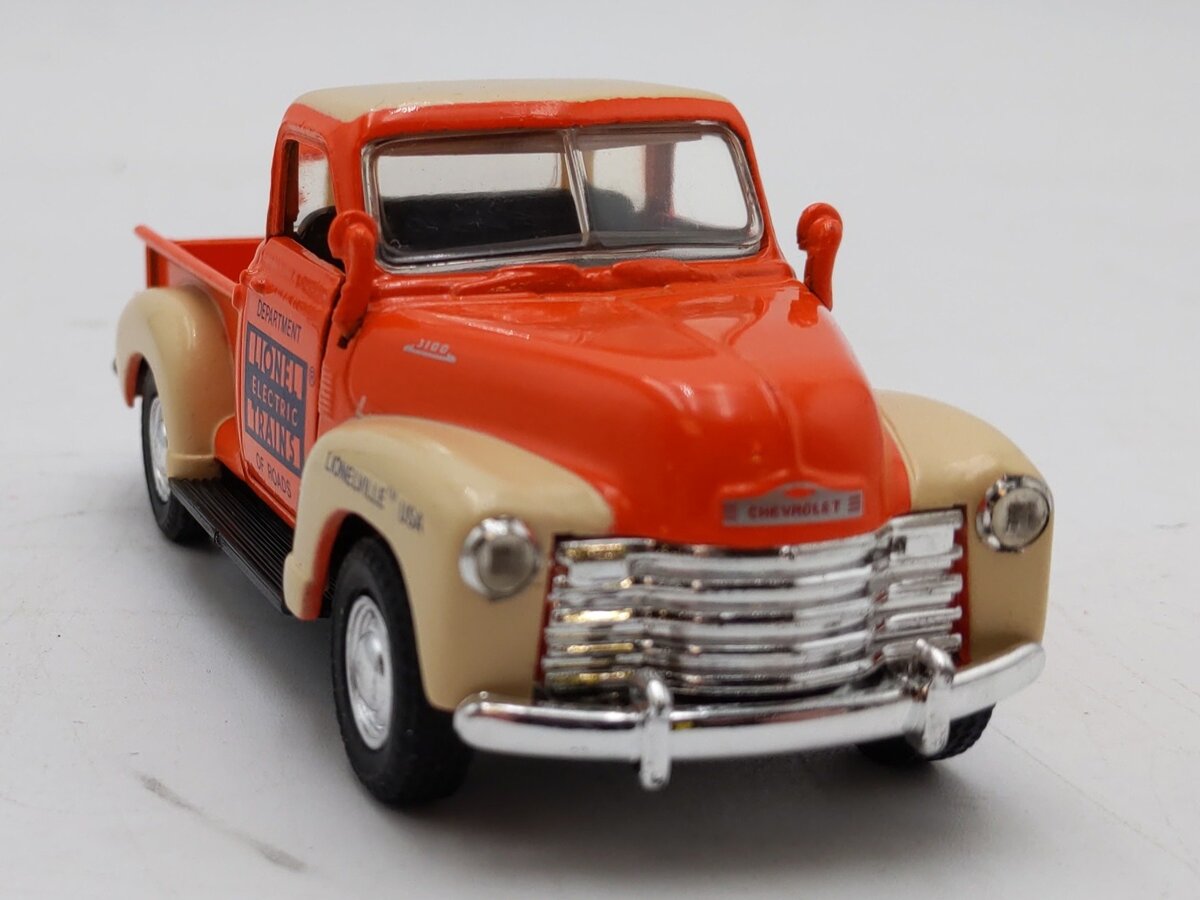 Road Champs "Eastwood" 1:43 Lionelville 1953 Chevrolet C3100 w/ Figure & Signs NIB
