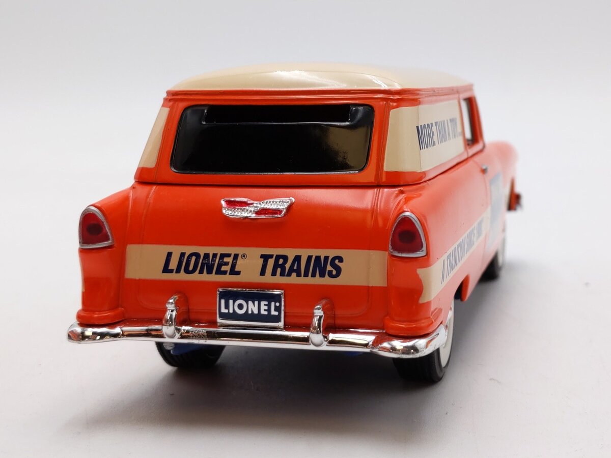 Lionel 303500 1:25 Lionel Electronic Trains 1955 Chevrolet Delivery Truck Bank NIB