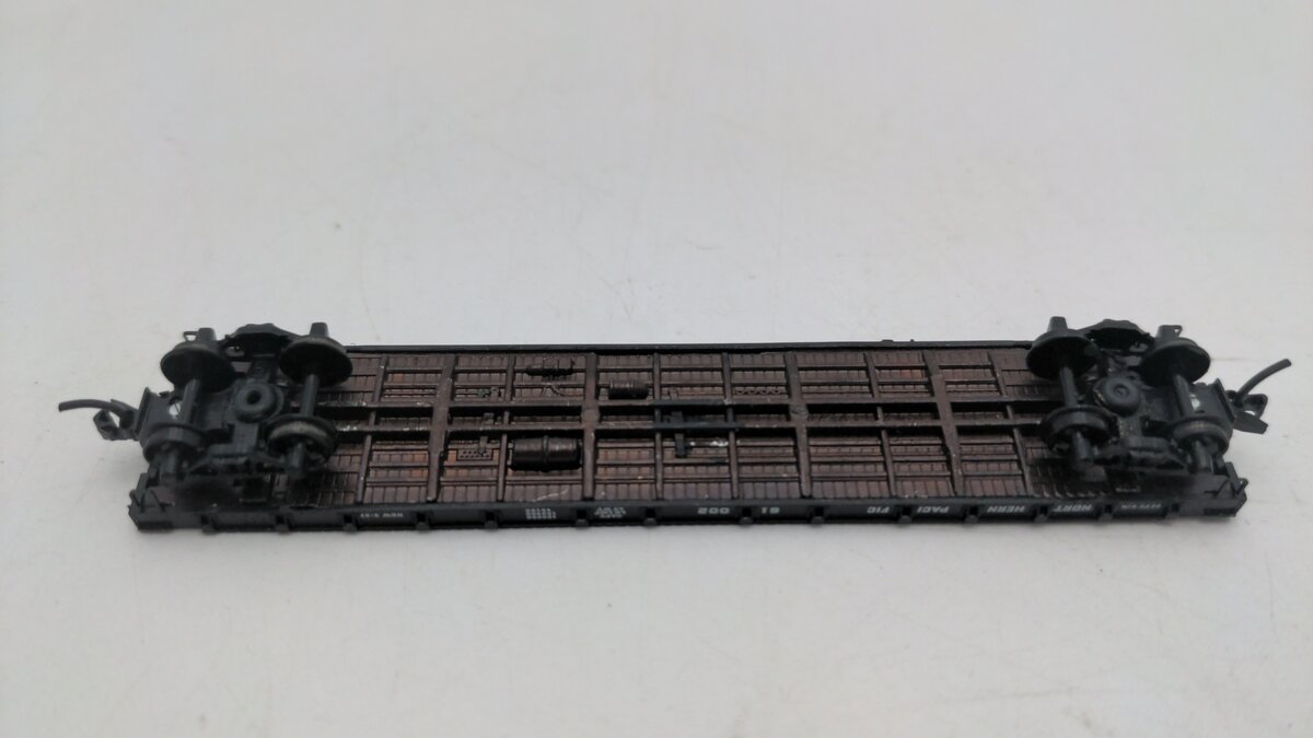 Micro-Trains 04400020 N Northern Pacific 50' Straight Side Flatcar #61002 EX/Box