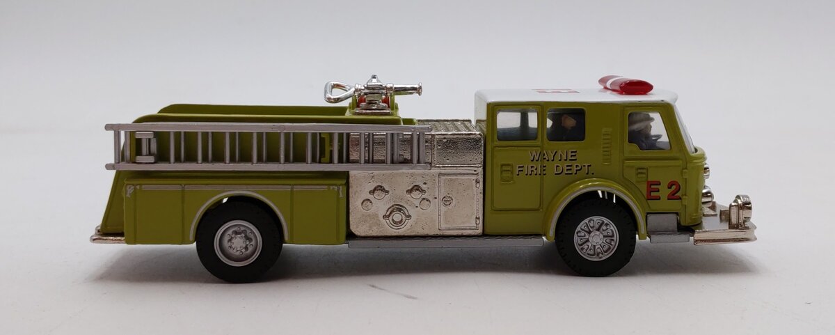 Corgi classic Fire Service 1:50 Scale 97393 American La France Wayne Fire Dept. NIB