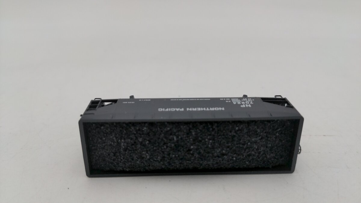 Micro-Trains 05500080 N Northern Pacific 33' Twin Bay Offset Side Hopper #70224 EX/Box