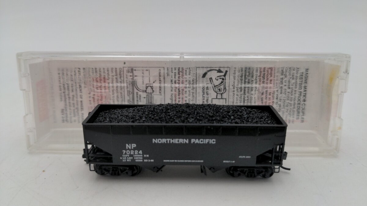 Micro-Trains 05500080 N Northern Pacific 33' Twin Bay Offset Side Hopper #70224 EX/Box
