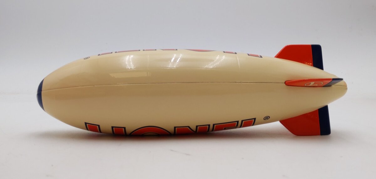 Lionel 390000 1:64 Eastwood Automobilia Die-Cast Metal Blimp NIB