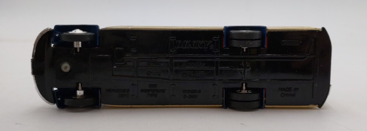 Matchbox 1:50 Scale DY-S 10 1950 Mercedes-Benz Diesel Omnibus Type 0-3500 NIB