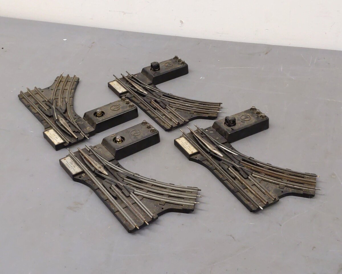 Lionel O22 [3] Left-Hand & [1] Right-Hand Electric Remote Switches [4]