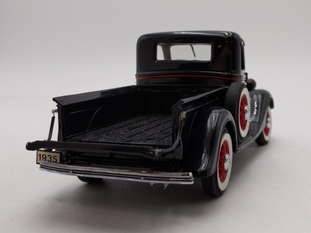 Danbury Mint 1:43 Scale 1935 Ford Pickup Truck NIB