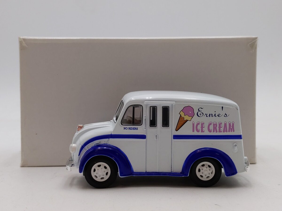 Road Champs RC50003 1:43 Die Cast1950 Divco Ernie's  Ice Cream Truck NIB