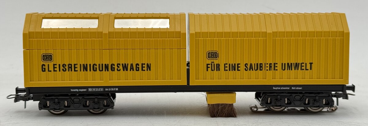 LUX-Modellbau 8820 HO Rail Sliding Wagon Track Vacuum Cleaning Car - Digital EX/Box