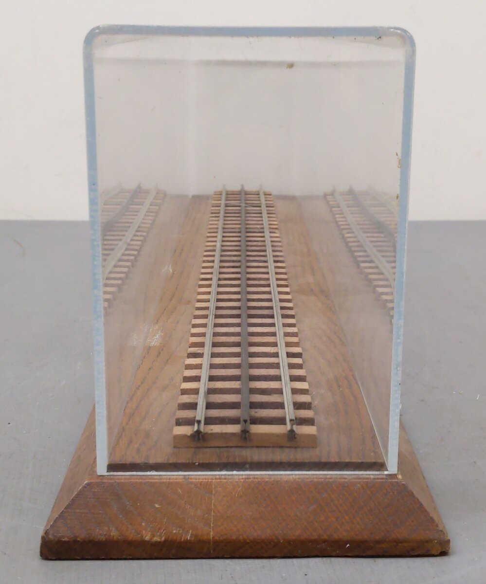 Lionel 6-8378 Wabash FM Trainmaster Display Case VG