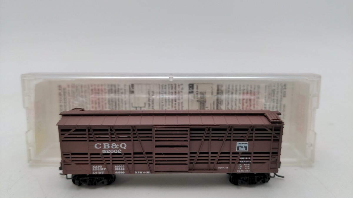 Micro-Trains 03500130 N CB&Q 40' Despatch Stock Car #52002 EX/Box