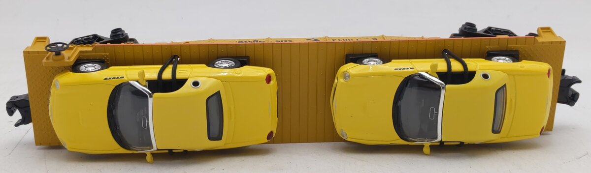 MTH 30-76055 O Gauge Chessie Flatcar w/Two 2000 Ford Thunderbirds #8813 EX