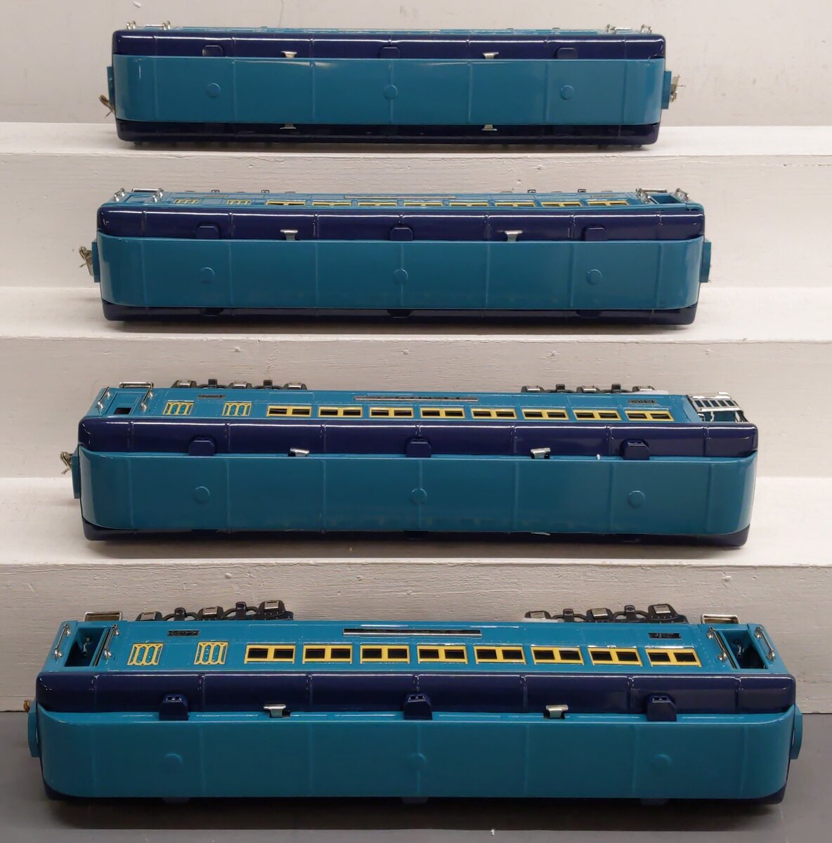 Lionel 6-13408 Std Gauge Blue Comet Passenger Set #1420, #1421, #1422, #4423 EX