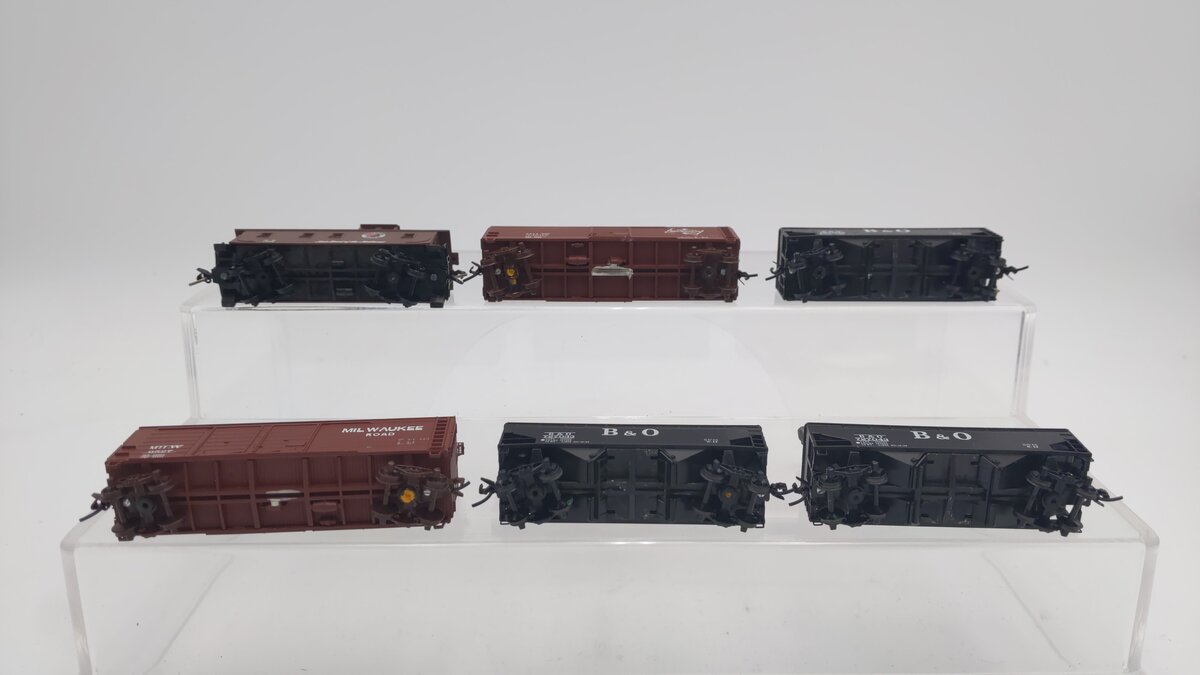 Micro-Trains N Scale Assorted Freight Cars: 6527,1638, 727045, 33502, 727043 [6] EX
