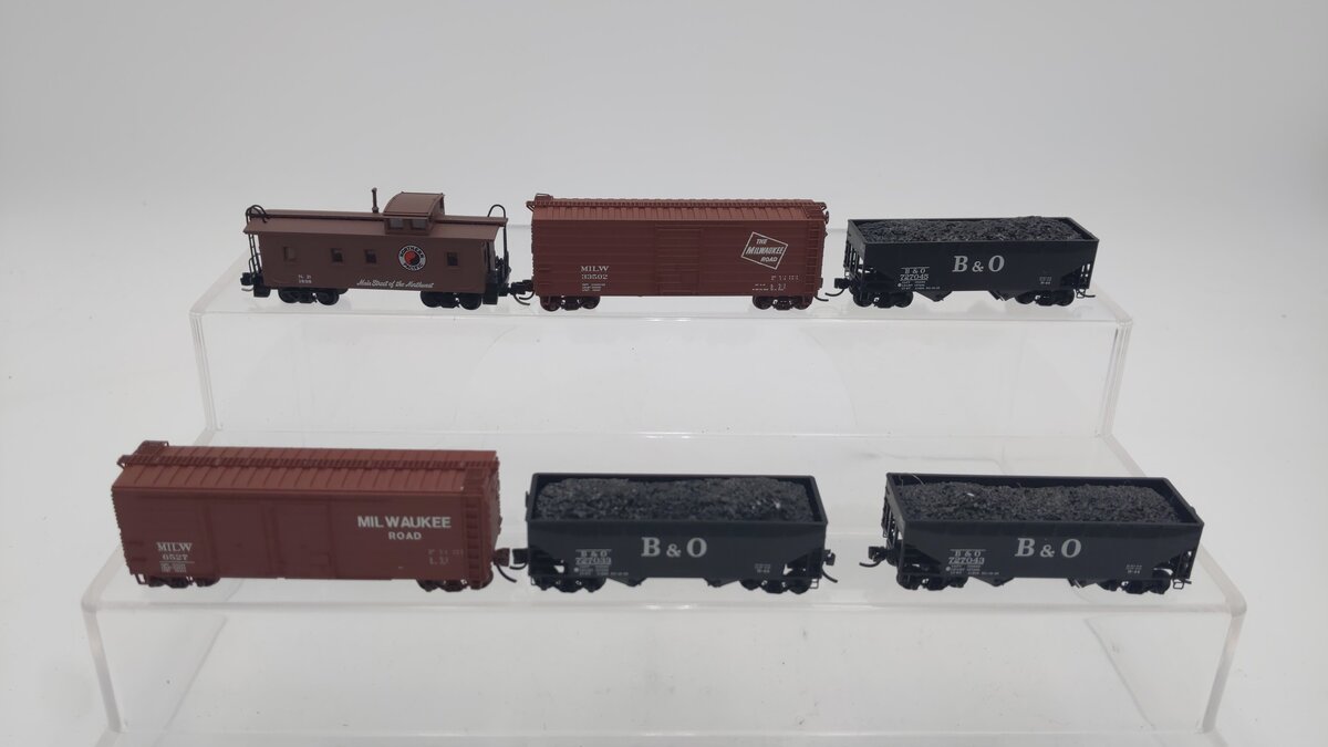 Micro-Trains N Scale Assorted Freight Cars: 6527,1638, 727045, 33502, 727043 [6] EX