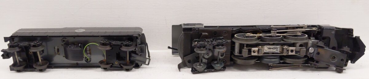 Lionel 6-8006 O Atlantic Coast Line 4-6-4 Steam Loco & Tender with Display Case VG/Box