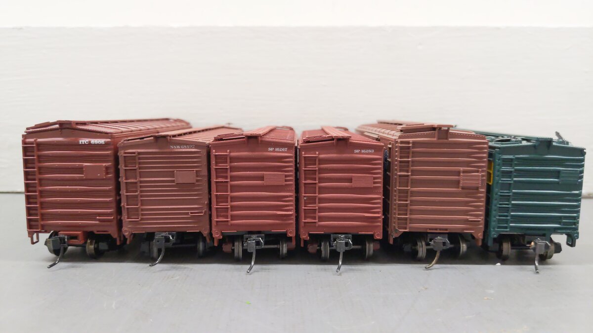 HO Scale Assorted Freight Cars: 67170, 60730, 15283, 15267, 68492, 6905 [6] EX