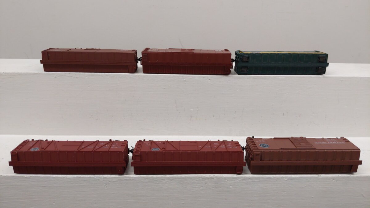 HO Scale Assorted Freight Cars: 67170, 60730, 15283, 15267, 68492, 6905 [6] EX