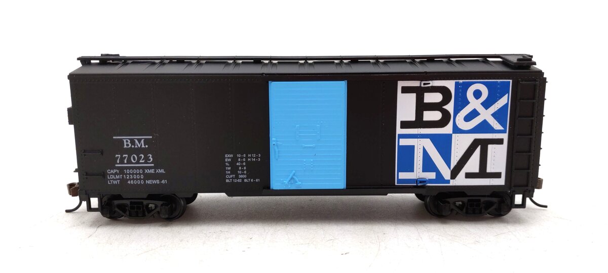 Mantua 734530 HO B&M Checkerboard 40' Sliding Door Box NIB