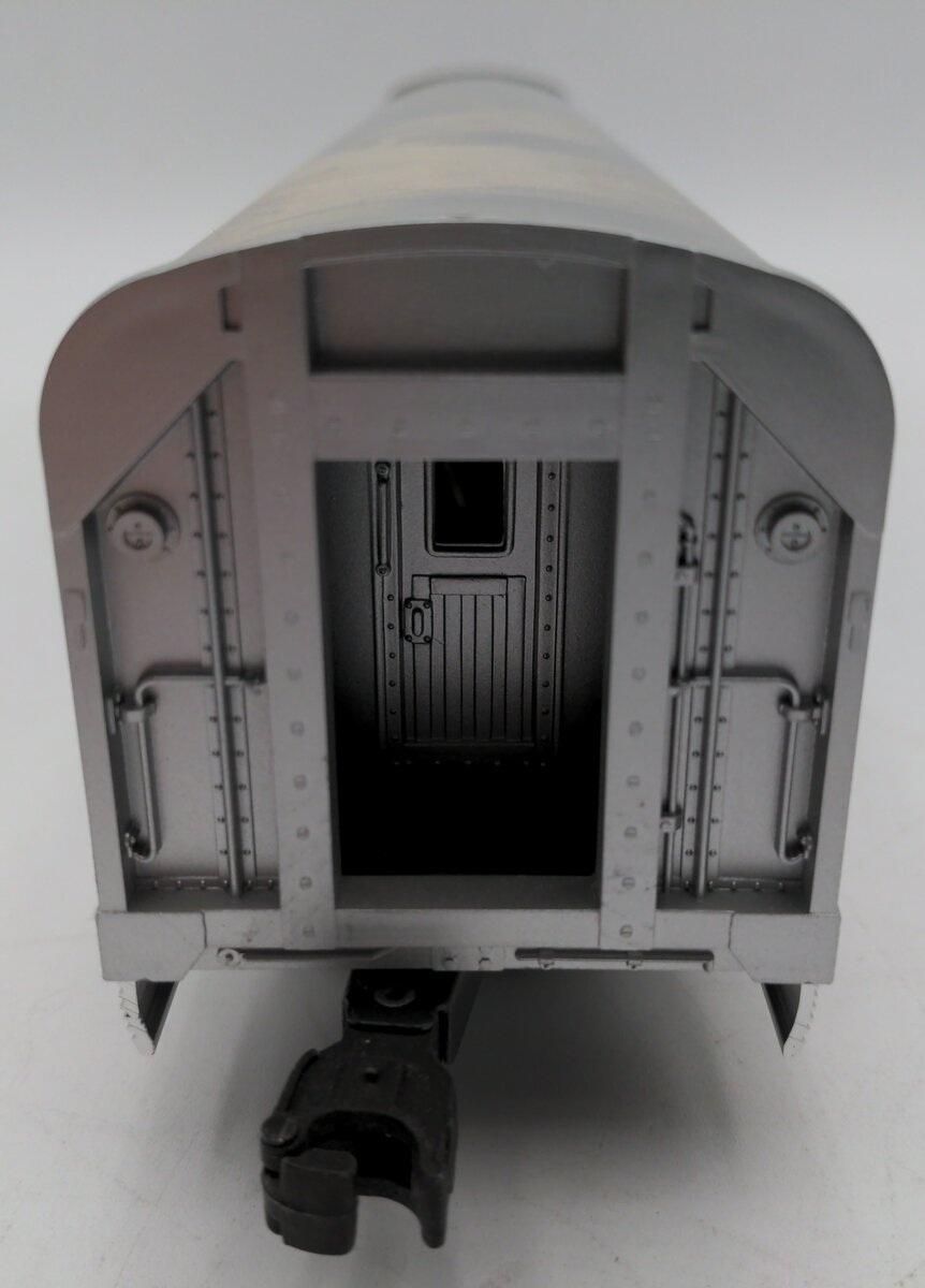 Lionel 6-19112 O Gauge Santa Fe "Squaw Valley" Pullman Aluminum Passenger Car EX/Box