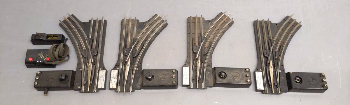Lionel O22 [3] Left-Hand & [1] Right-Hand Electric Remote Switches [4] VG