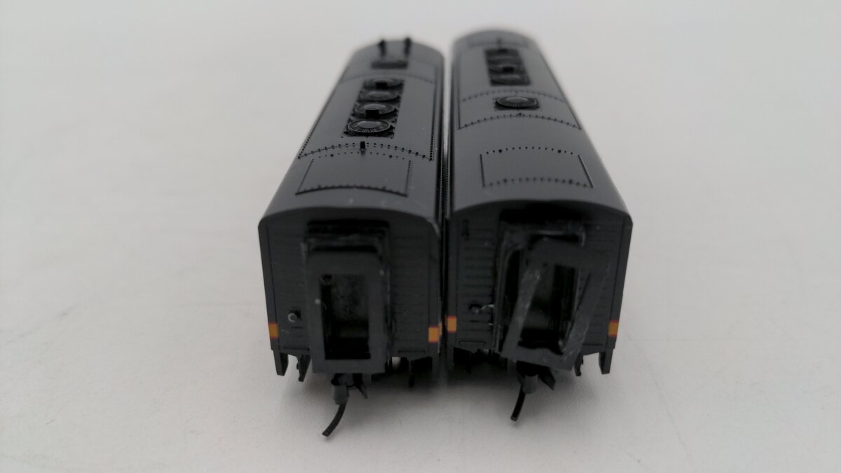 Kato 106-0422-DCC N Northern Pacific EMD F7A & F7B Diesel with DCC #6012A,6012B  EX/Box