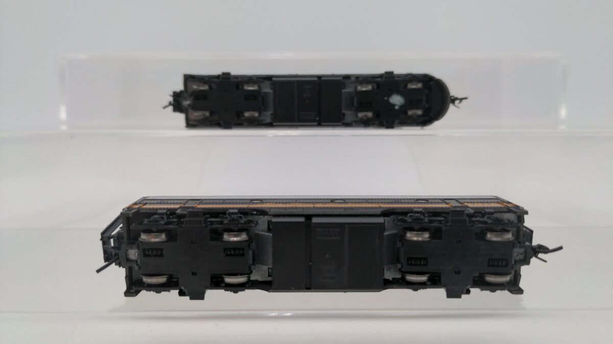 Kato 106-0422-DCC N Northern Pacific EMD F7A & F7B Diesel with DCC #6012A,6012B