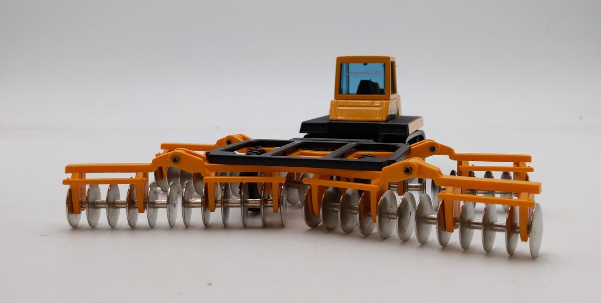 Joal 253 1:50 Scale CAT Challenger 65 Tractor w/Disc Harrow NIB