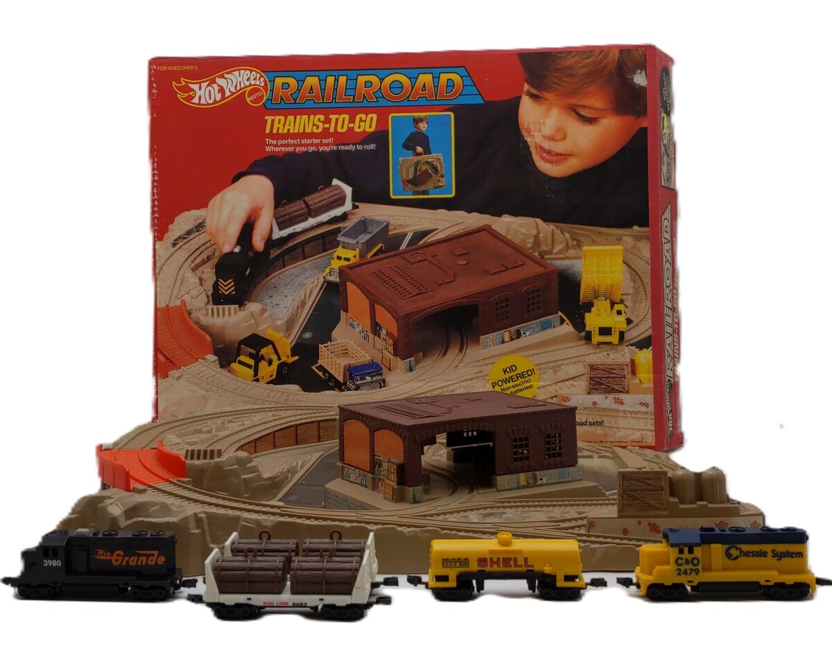 Hot Wheels 9430 Railroad Trains-To-Go Starter Play Set EX/Box