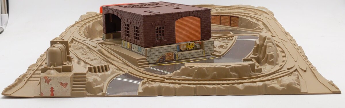Hot Wheels 9430 Railroad Trains-To-Go Starter Play Set EX/Box