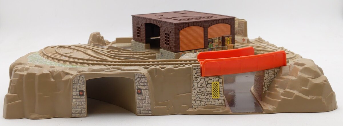 Hot Wheels 9430 Railroad Trains-To-Go Starter Play Set EX/Box