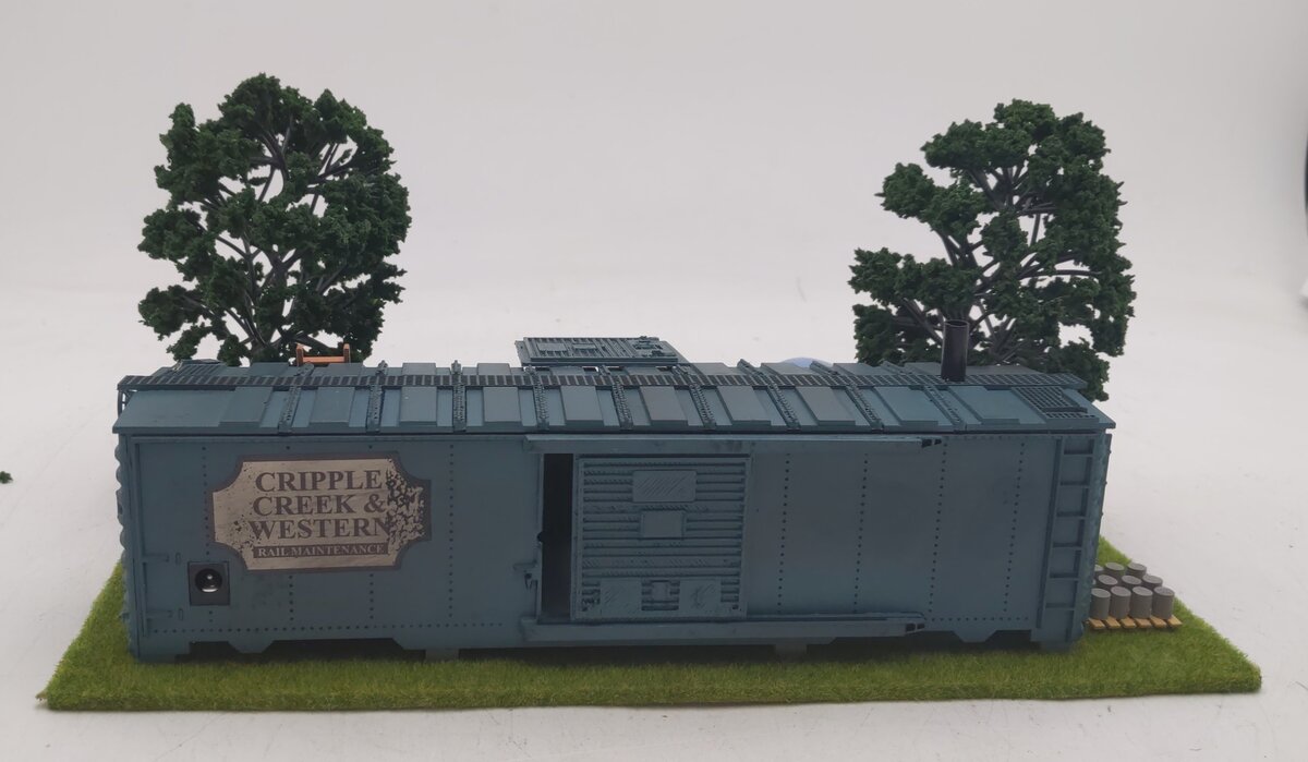 Menards 275-9491 O Scale Cripple Creek Rail Maintenance Office  w/LED Lights LN