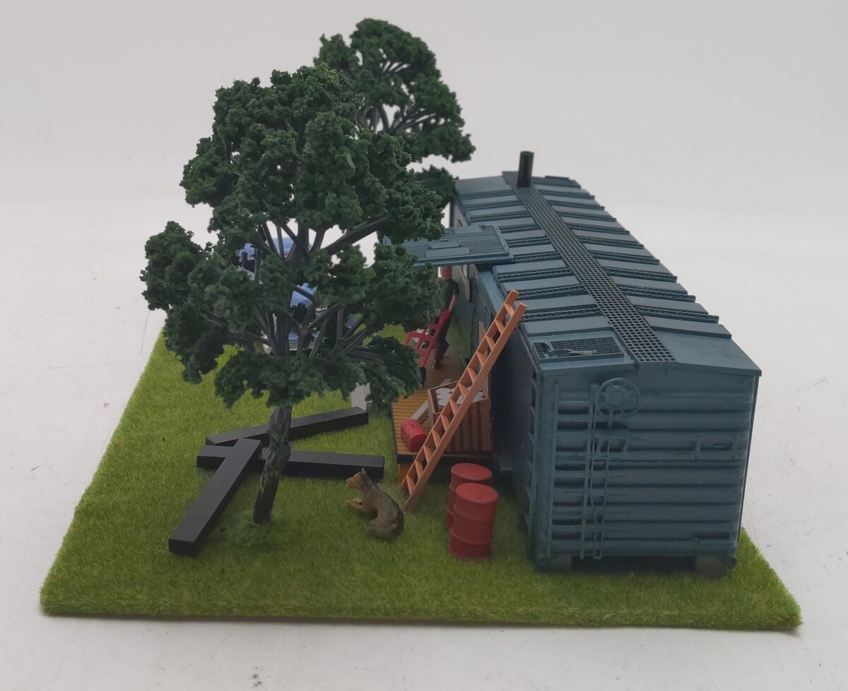Menards 275-9491 O Scale Cripple Creek Rail Maintenance Office  w/LED Lights LN