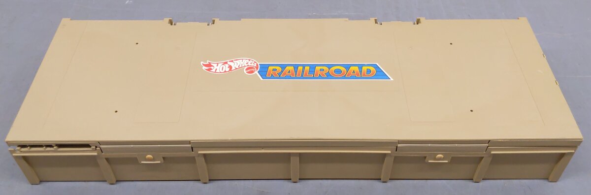 Hot Wheels 5758 Railroad Fright Yard Play Set EX/Box